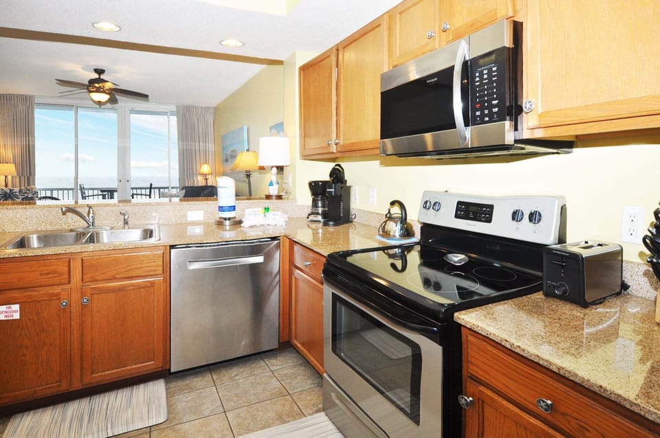 Kitchen - Waters Edge Resort Unit 310, Okaloosa Island, Fort Walton Beach, FL, Vacation Condos by Sunset Resort Rentals