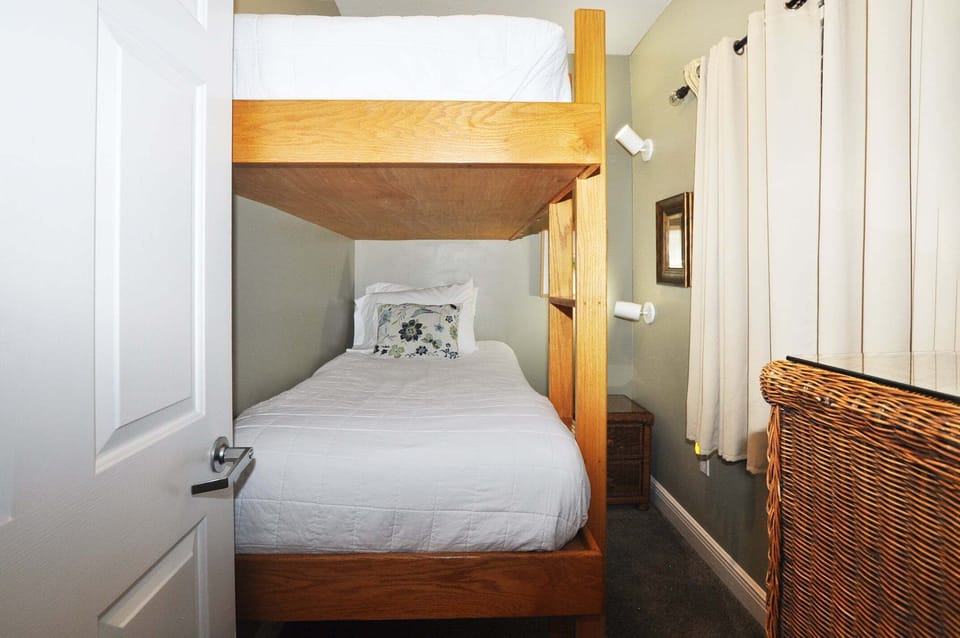 Bedroom 3 (Bunk Room) - Waters Edge Resort Unit 310, Okaloosa Island, Fort Walton Beach, FL, Vacation Condos by Sunset Resort Rentals