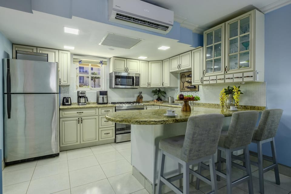 1BR1BA Condo @Wacamaya Condos~Pool, BBQ & Balcony (37407)
