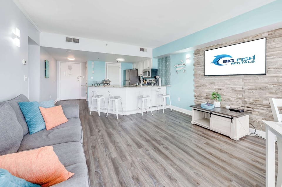 Amazing Living Room, Beautifully Decorated, Stunning Views🌊☀️
