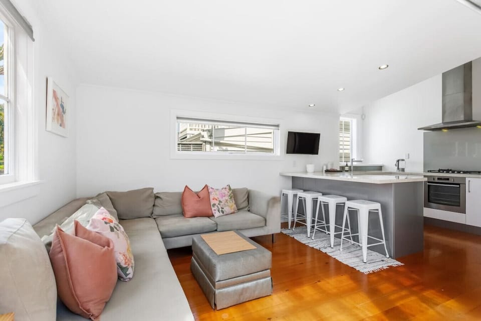 Lounge and fully equipped modern kitchen
