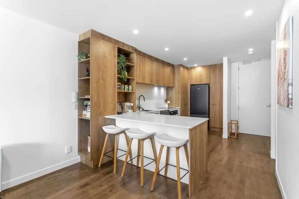 Modern, fully equipped kitchen