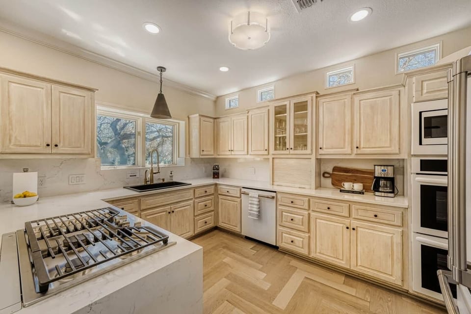 7315 Oak Shores Dr - Web Quality - 010 - 10 Kitchen