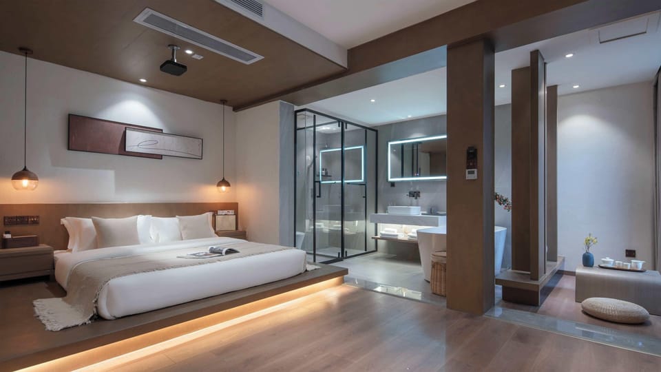 Romantic Double Room, Courtyard View | Desk, laptop workspace, blackout drapes, soundproofing