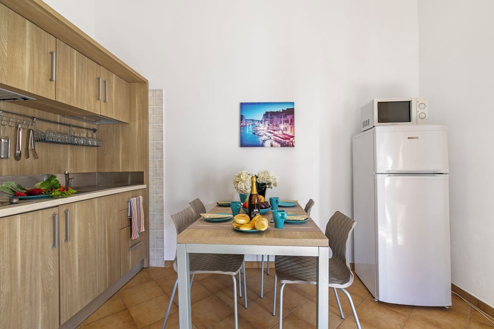 Kitchen and dining area