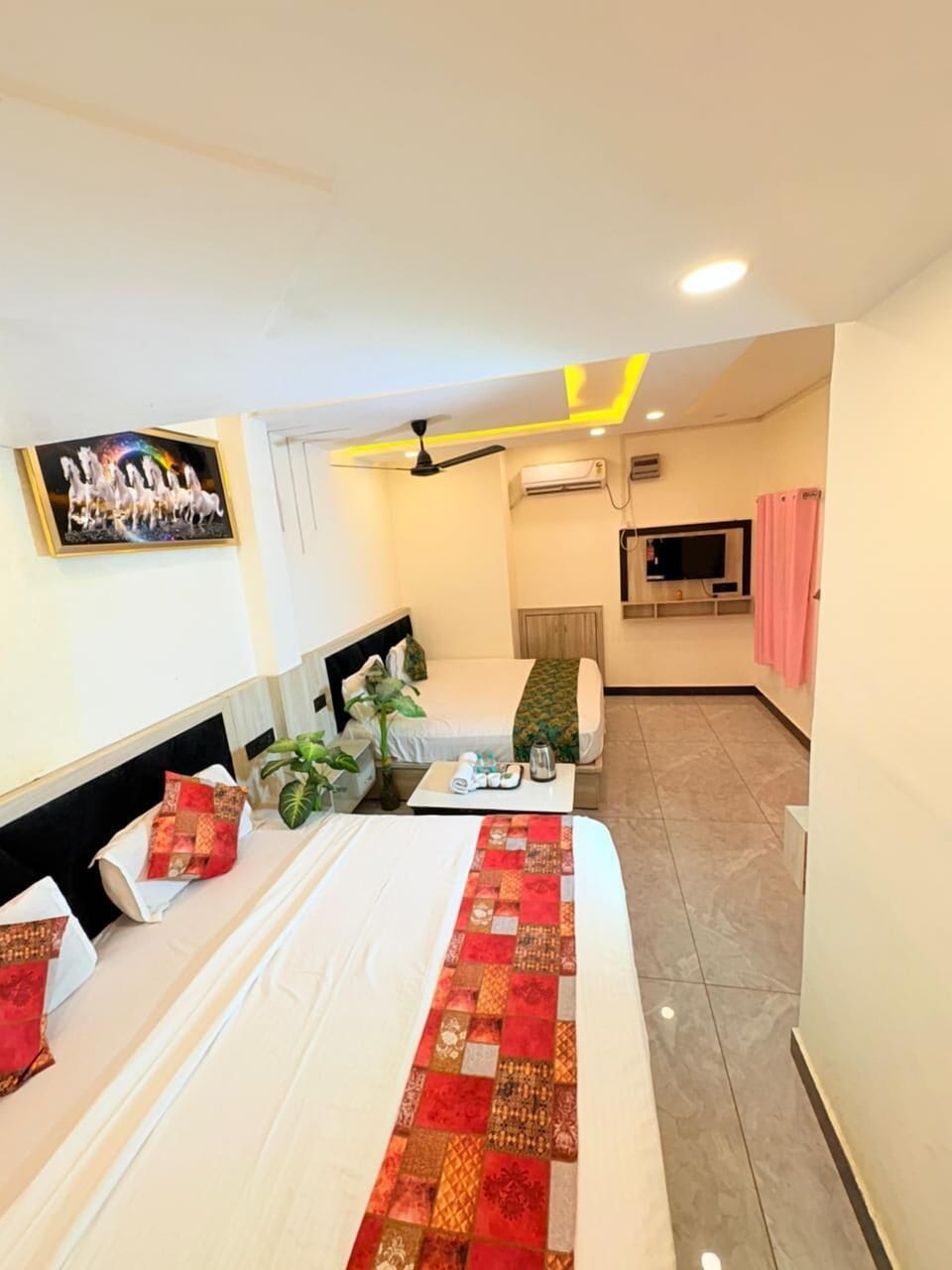 Family Room | Free WiFi