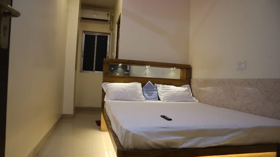 Double Room | Desk, laptop workspace, free WiFi