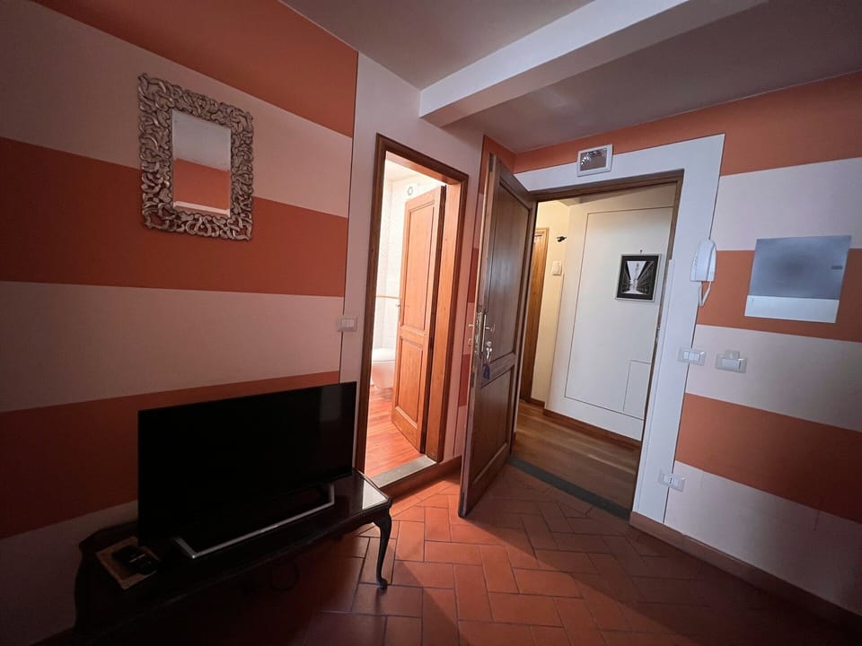Comfort Studio, City View | Interior