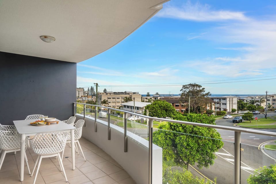 Relax outdoors with stunning Kings Beach outlooks