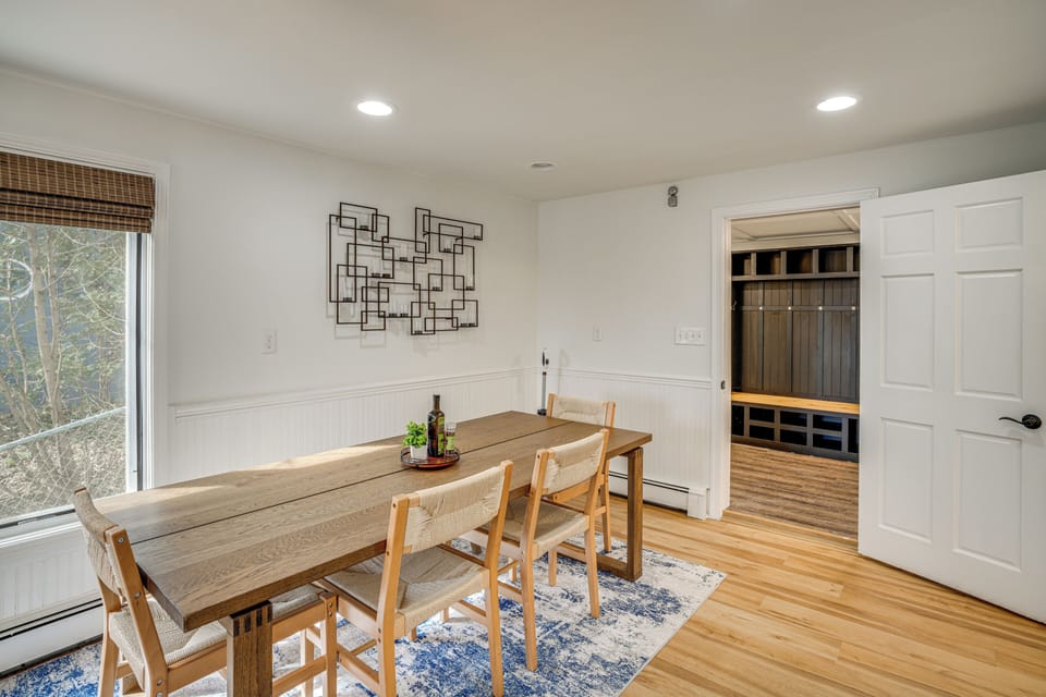 Dining Area | Main Floor