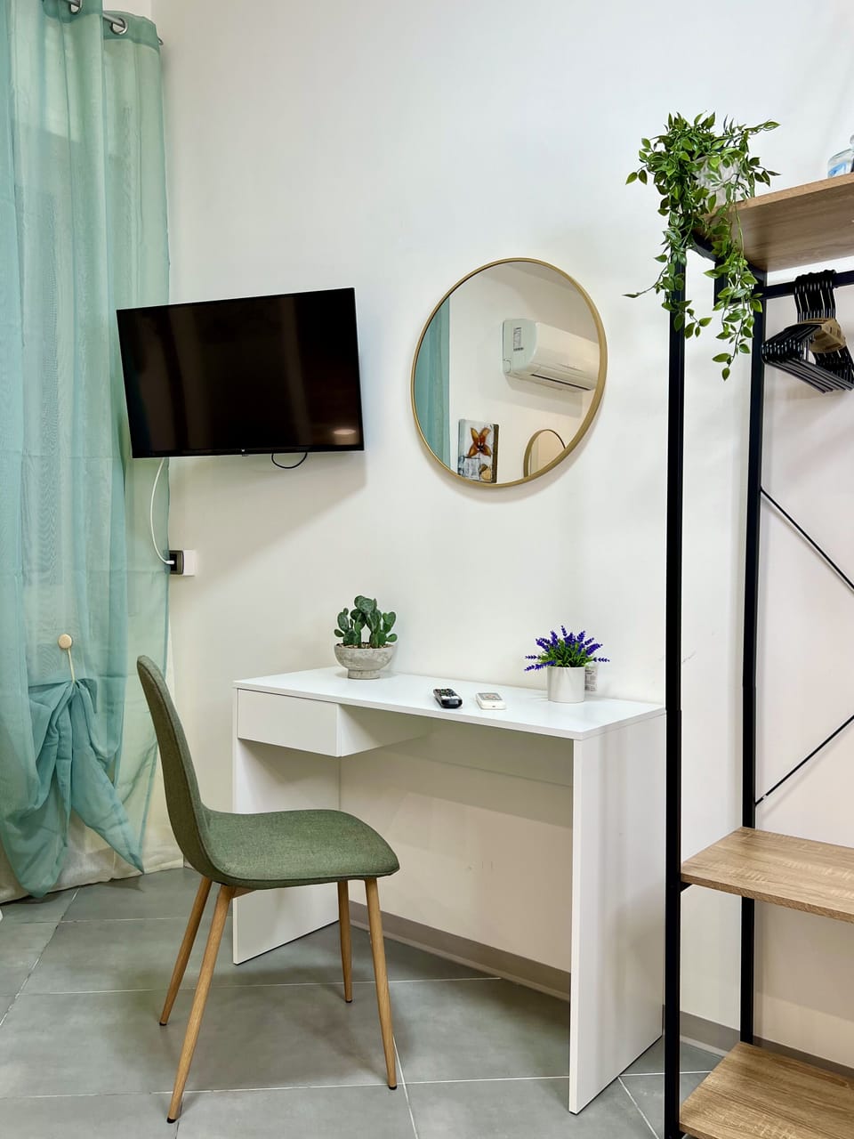Basic Room, 1 Double Bed | Interior
