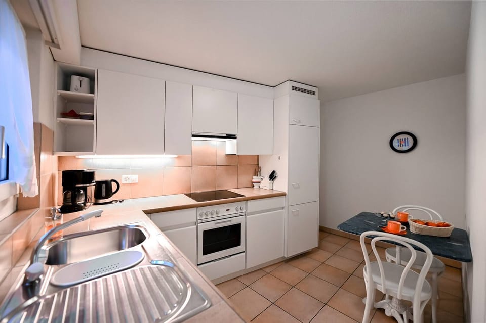 Apartment, 2 Bedrooms, City View | Interior