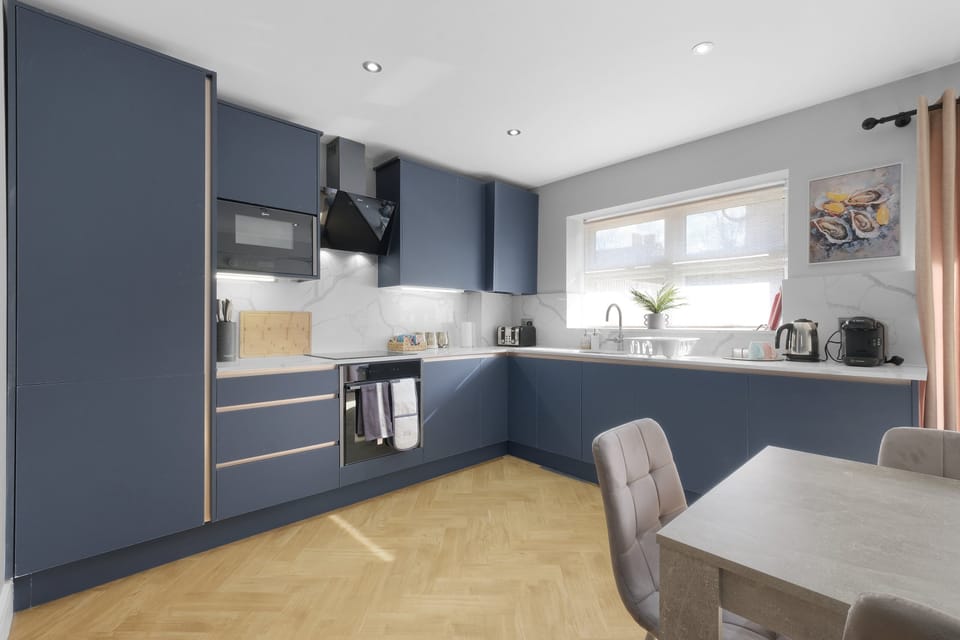 Family House | Private kitchen | Fridge, microwave, oven, stovetop