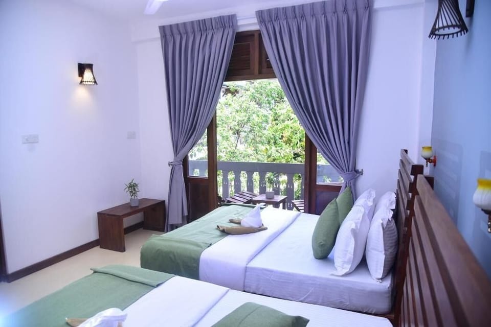 Comfort Triple Room | Laptop workspace, iron/ironing board, free WiFi