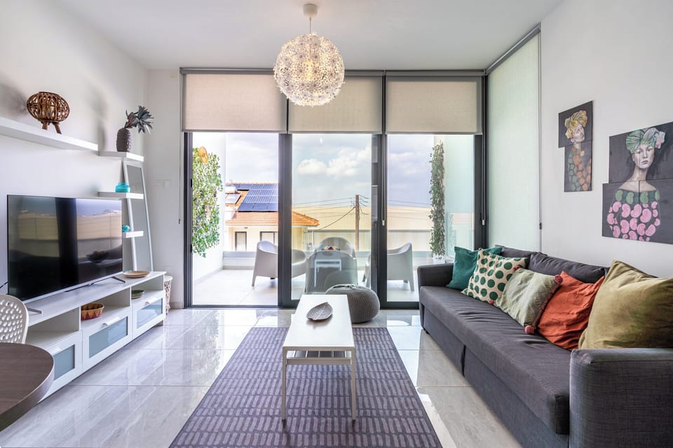 Apartment, 1 Double Bed with Sofa bed, Kitchen, City View | Living room | Smart TV, Netflix, streaming services