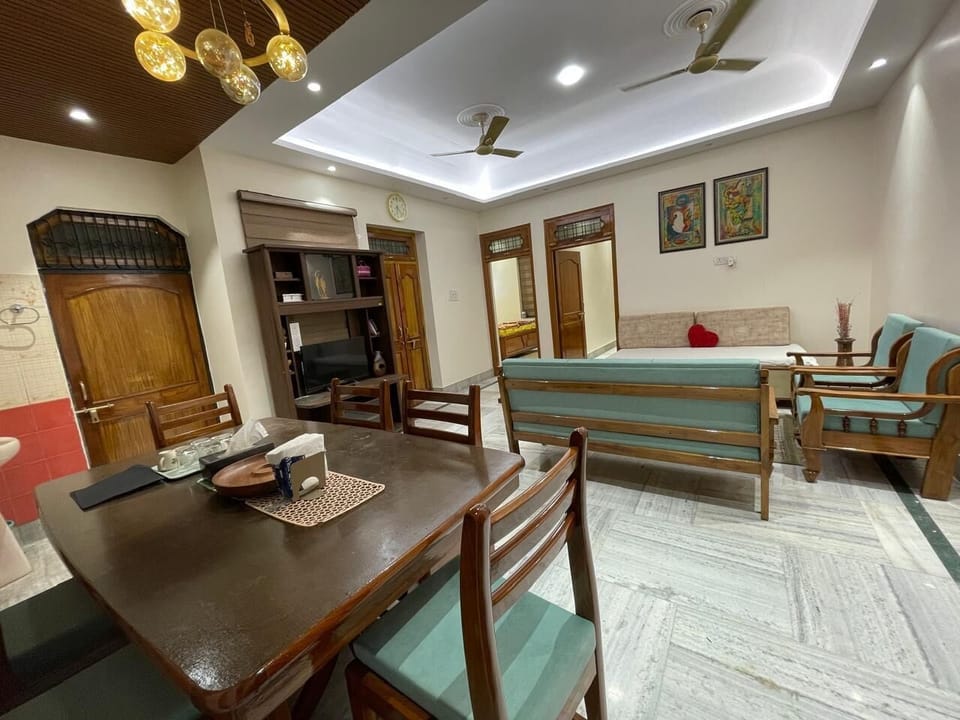 Double or Twin Room | Dining