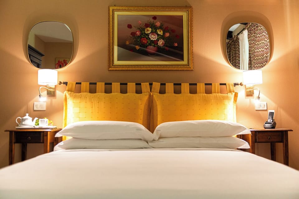 Junior Double Room | In-room safe, blackout drapes, free WiFi