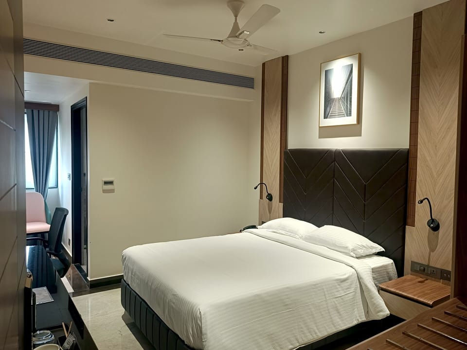 Comfort Double Room | Iron/ironing board, free WiFi, bed sheets