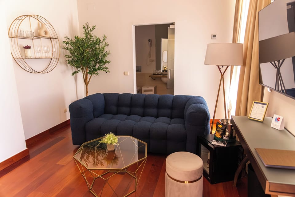 Junior Twin Room, Garden View | Living area