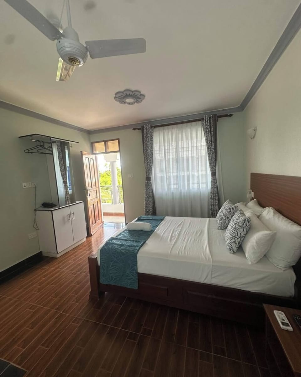 Deluxe Double Room | Individually decorated, individually furnished, free WiFi, bed sheets
