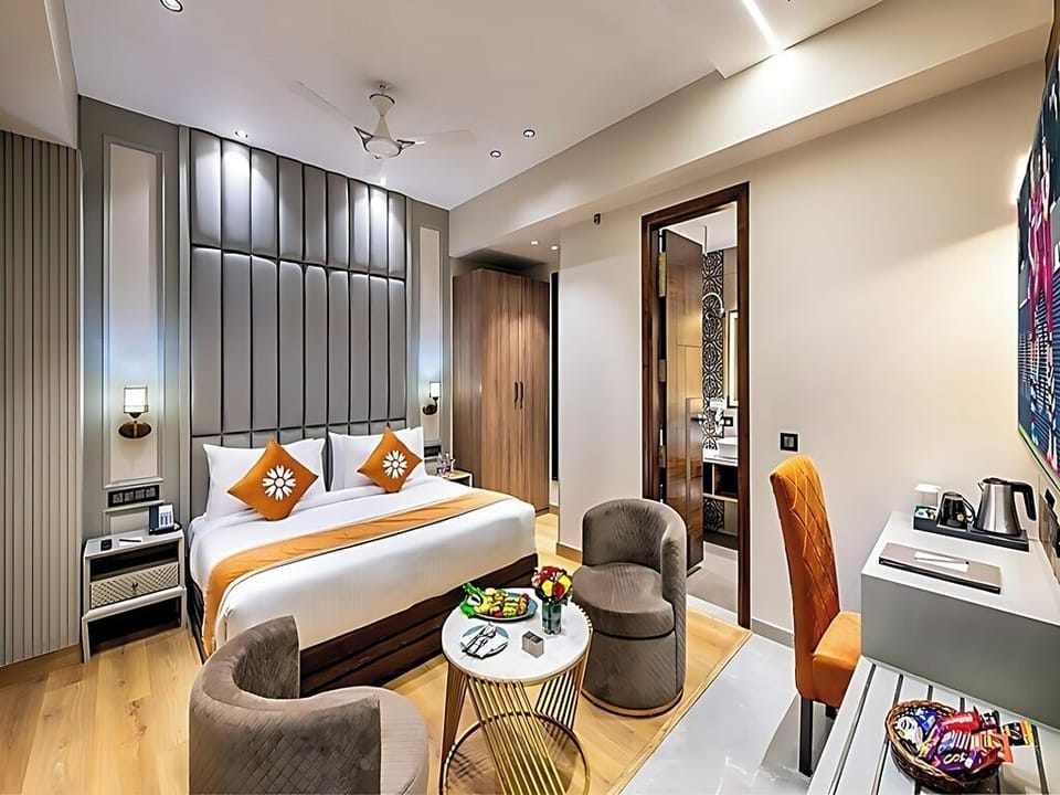 Deluxe Double Room | Desk, laptop workspace, iron/ironing board, free WiFi