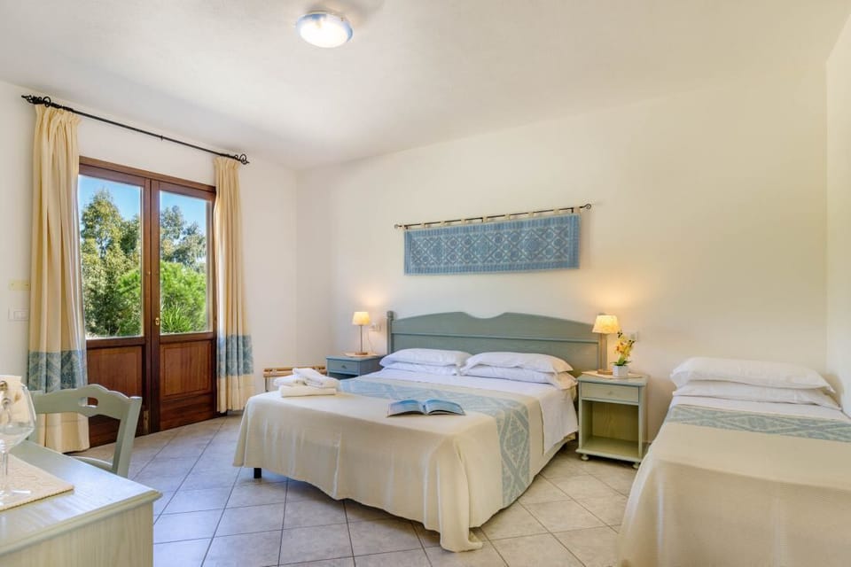 Standard Double Room | In-room safe, desk, blackout drapes, free WiFi