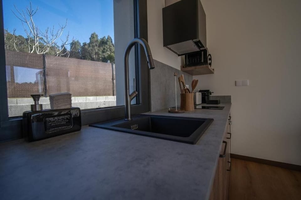 Apartment, Partial Sea View | Private kitchen | Coffee/tea maker, toaster, paper towels