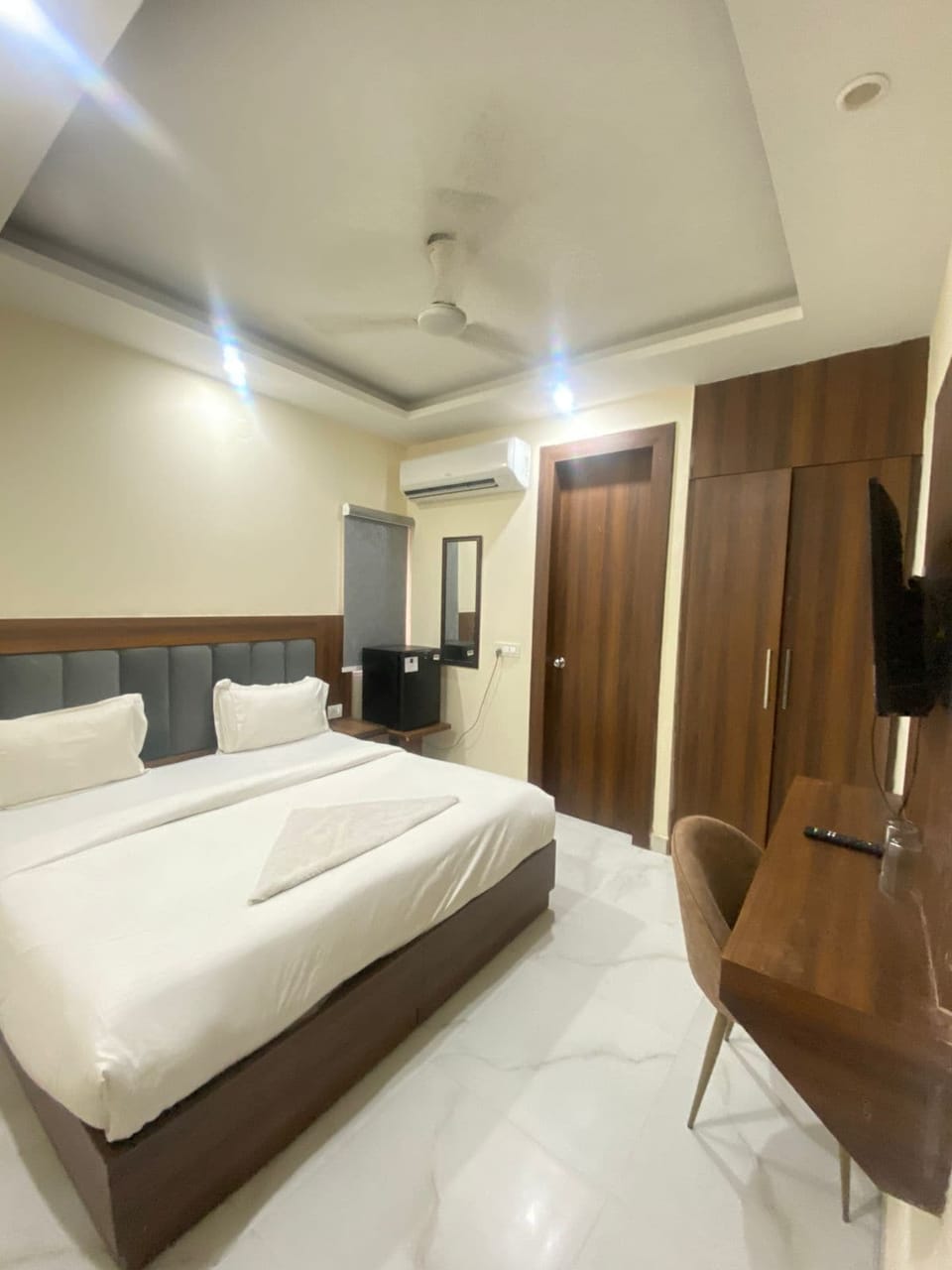 Economy Double Room | Desk, laptop workspace, soundproofing, free WiFi