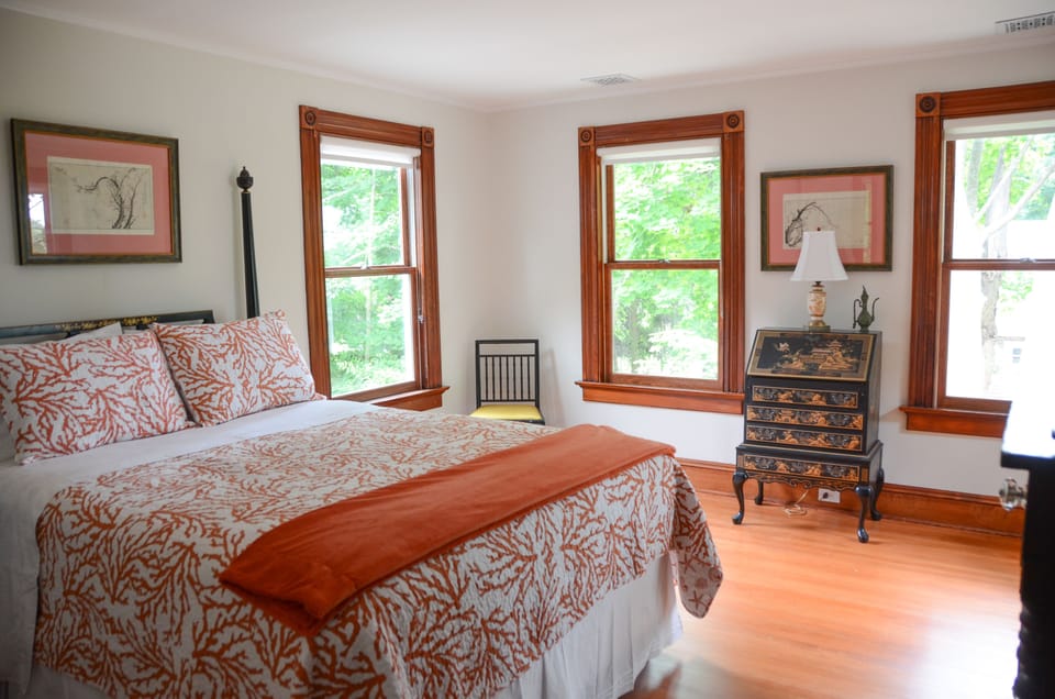 Artist Room | Premium bedding, individually decorated, individually furnished