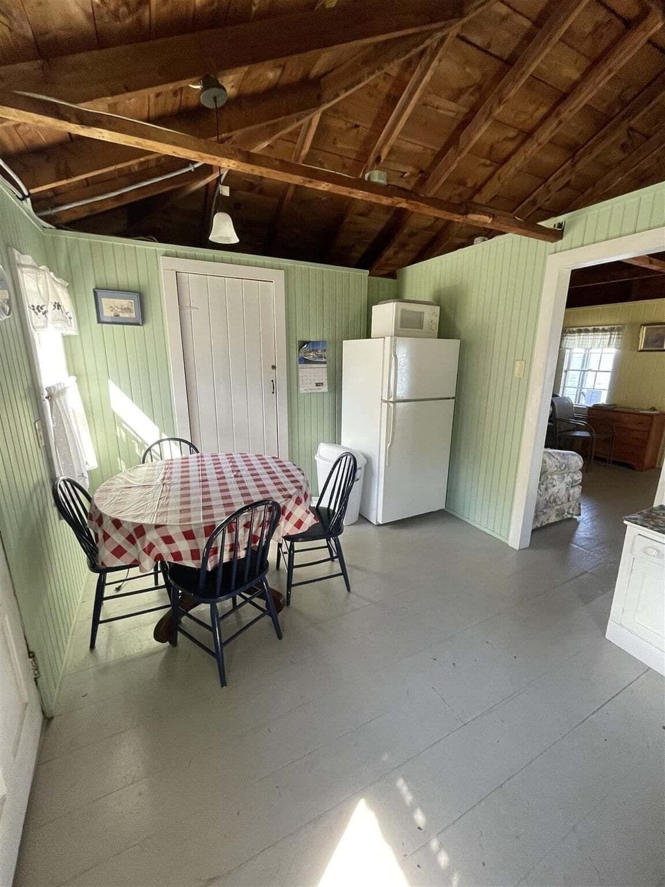 Cabin, 2 Bedrooms | Dining