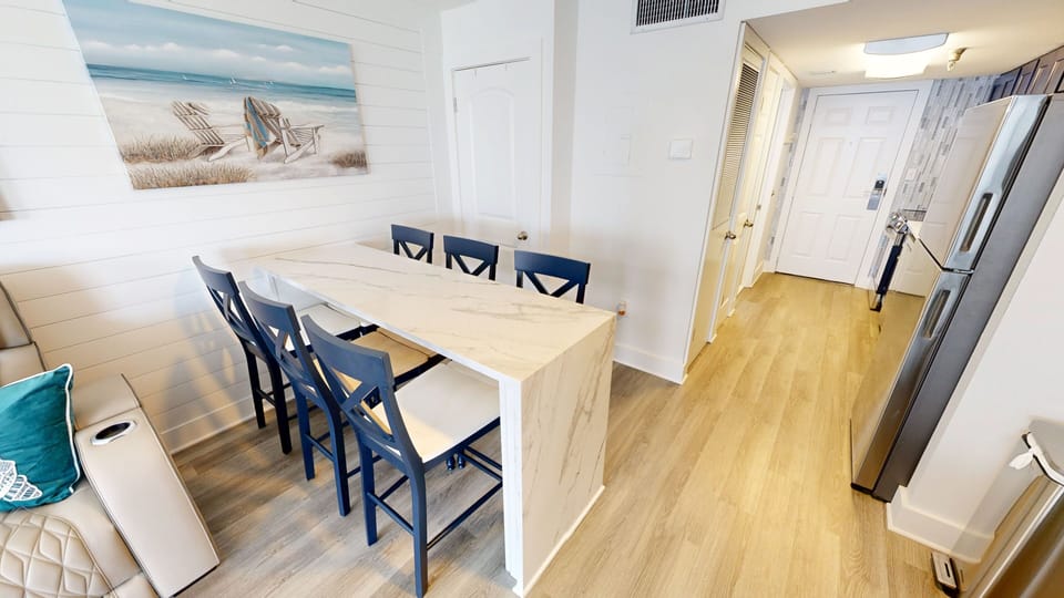 Condo, 1 Bedroom | Dining