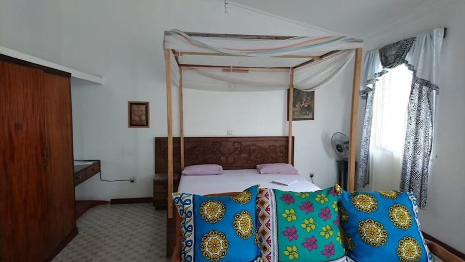 Deluxe Double Room | Free WiFi, bed sheets