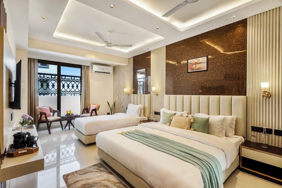 Deluxe Triple Room | Premium bedding, individually furnished, desk, laptop workspace