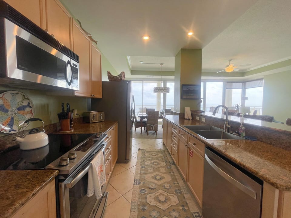 Condo, Multiple Beds (La Playa 1002) | Private kitchen