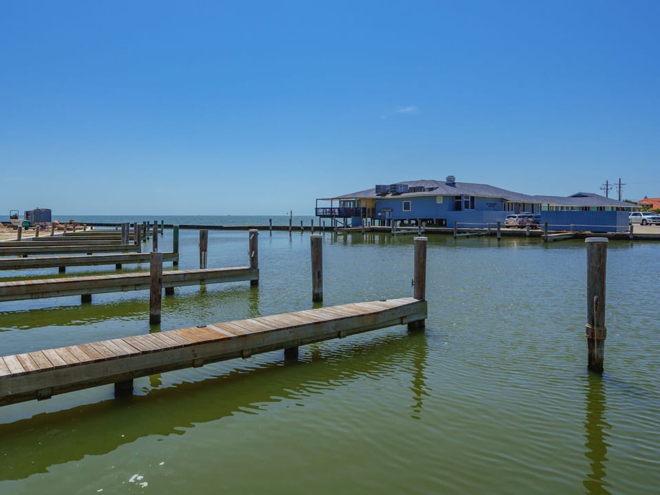 Condo (3 Bedrooms) | Property amenity