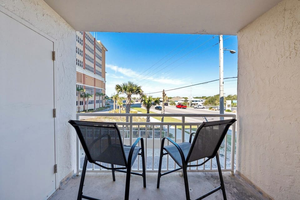 Private balcony to enjoy the Gulf breezes