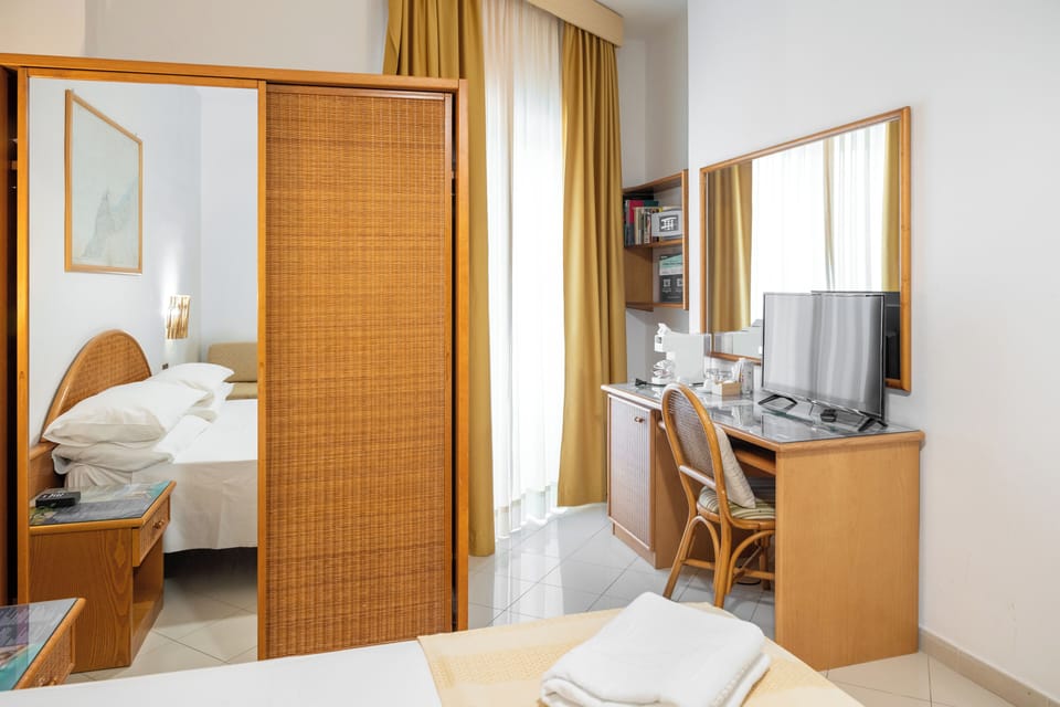Quadruple Room | Minibar, in-room safe, WiFi (free)