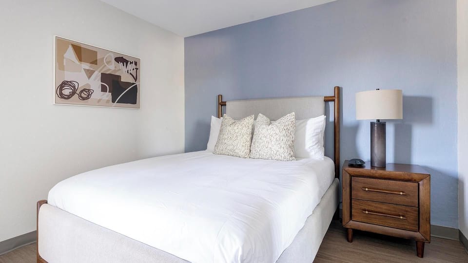 Studio (0 Bedroom) | Individually decorated, individually furnished, desk, laptop workspace
