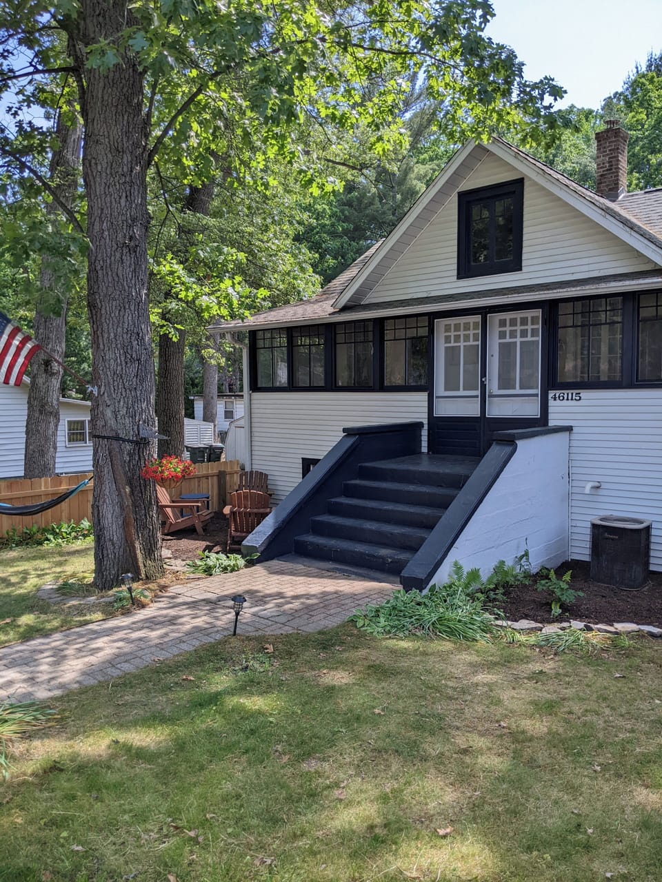 Beautiful Grand Beach home close to Lake Michigan!