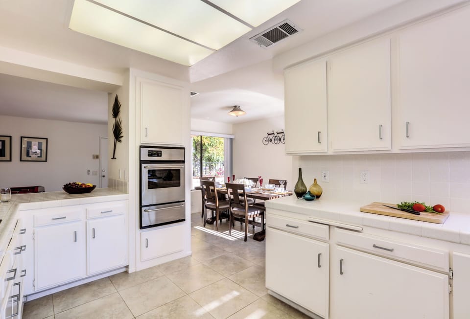 House, Multiple Beds, Pool Access, Garden View (Sonora) | Private kitchen | Dining table