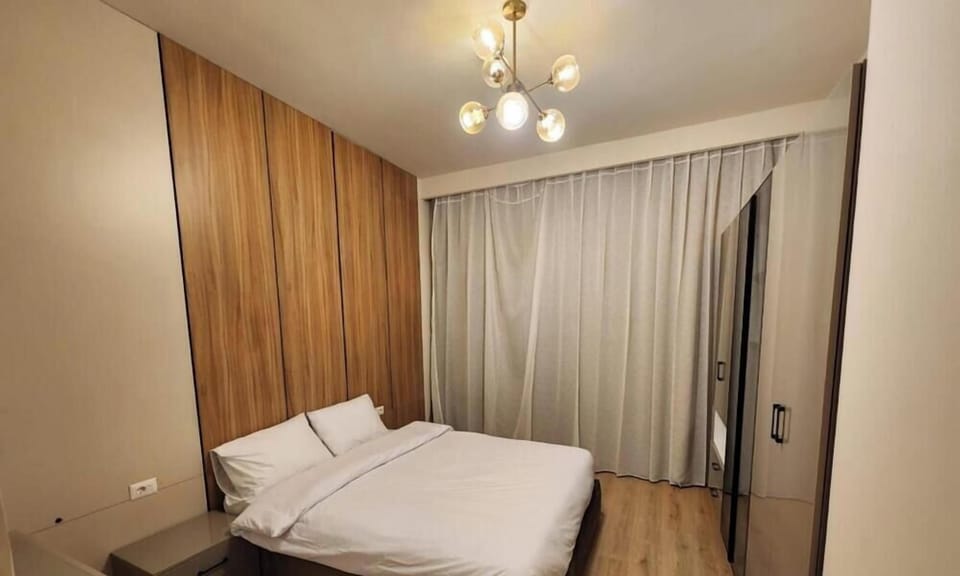 Comfort Apartment, Private Bathroom, City View | Laptop workspace, iron/ironing board, free WiFi