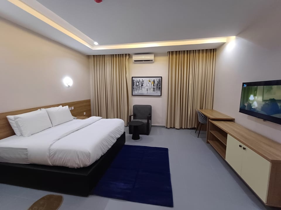 Desk, laptop workspace, free WiFi