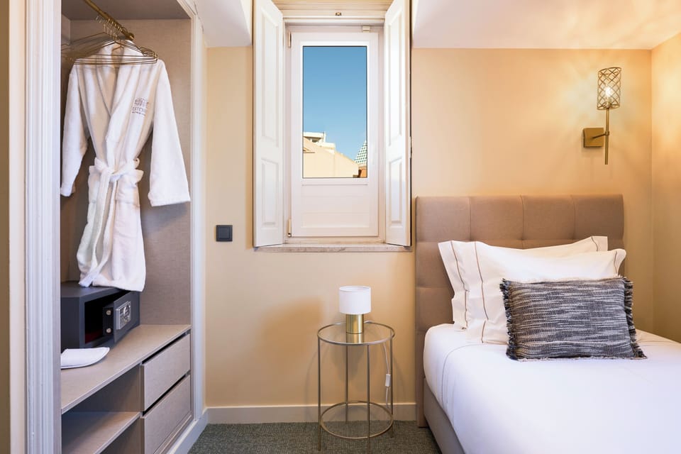 Standard Single Room | In-room safe, free WiFi