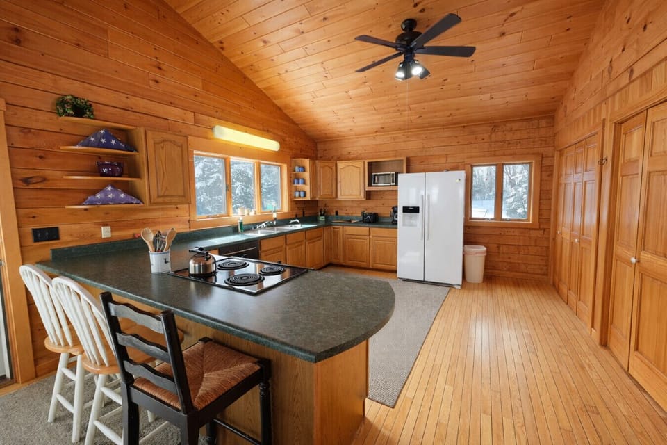 large Fully equipped kitchen for home-cooked meals