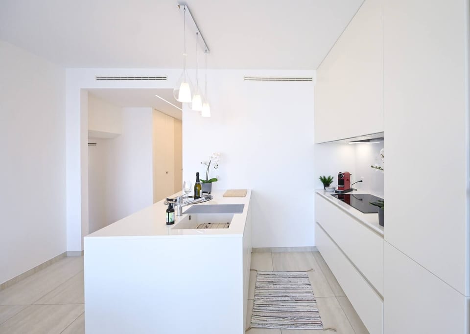 Apartment, 2 Bedrooms, Balcony, City View | Interior