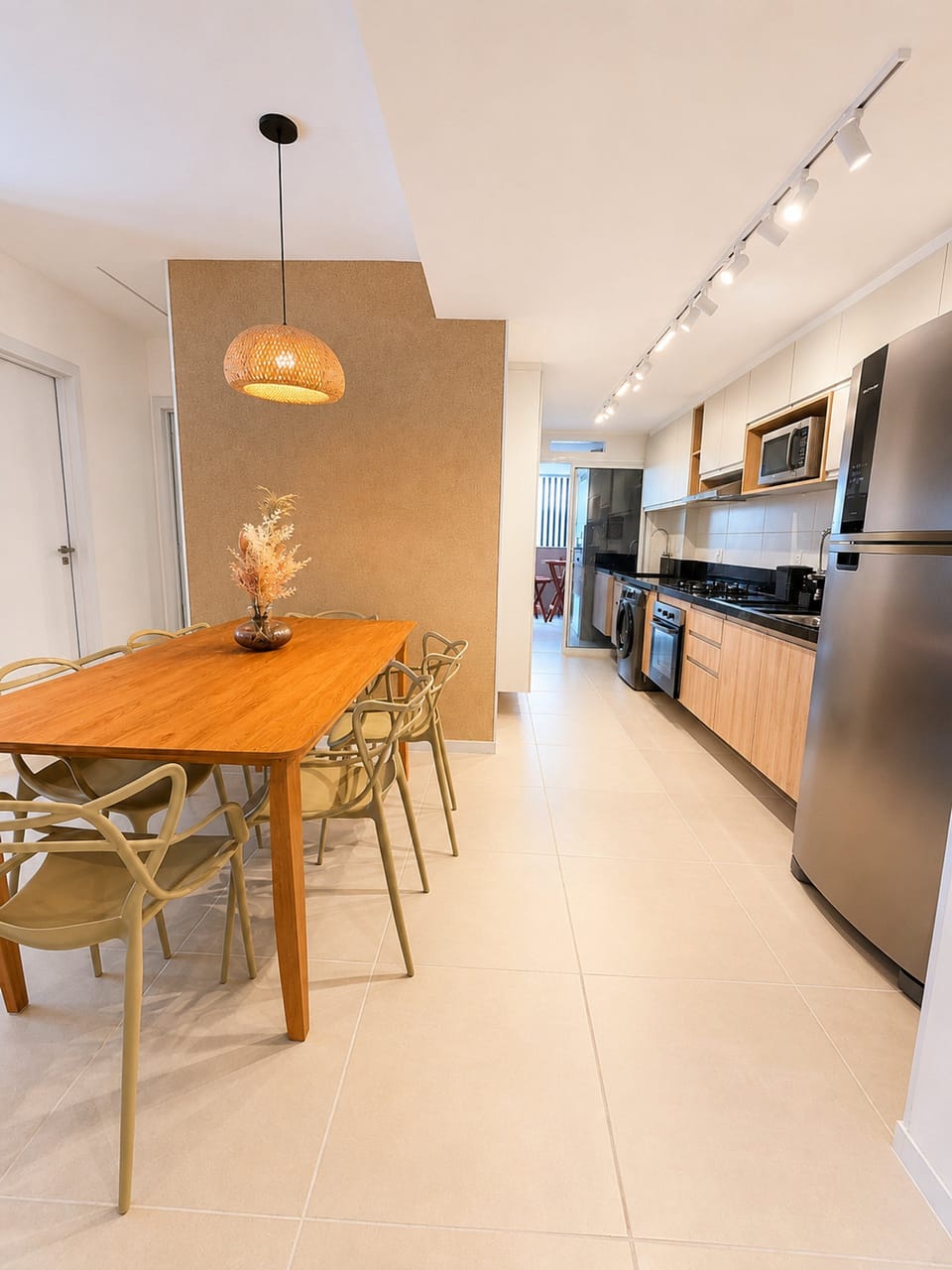 Basic Apartment | Dining