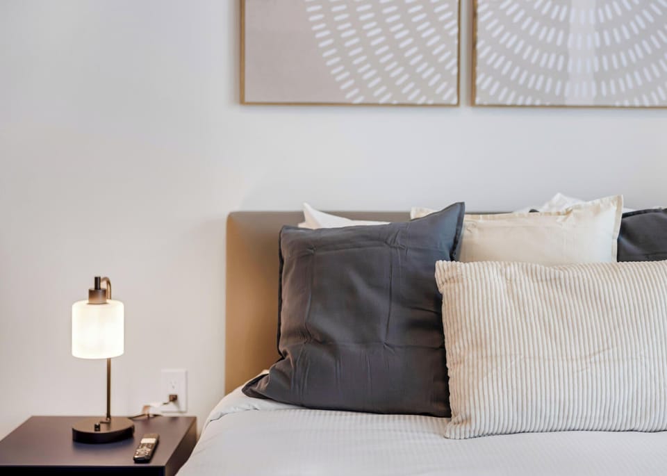 Studio, Balcony, City View | Premium bedding, down comforters, blackout drapes, iron/ironing board