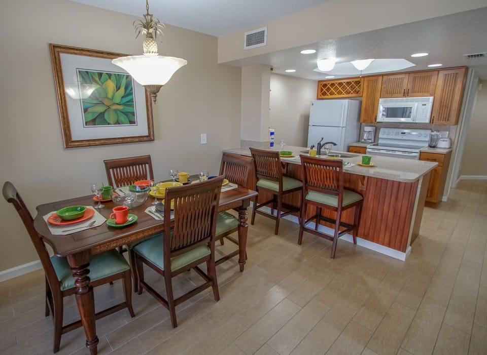Ideal for entertaining, this open dining area flows into the kitchen, inviting laughter and good company.