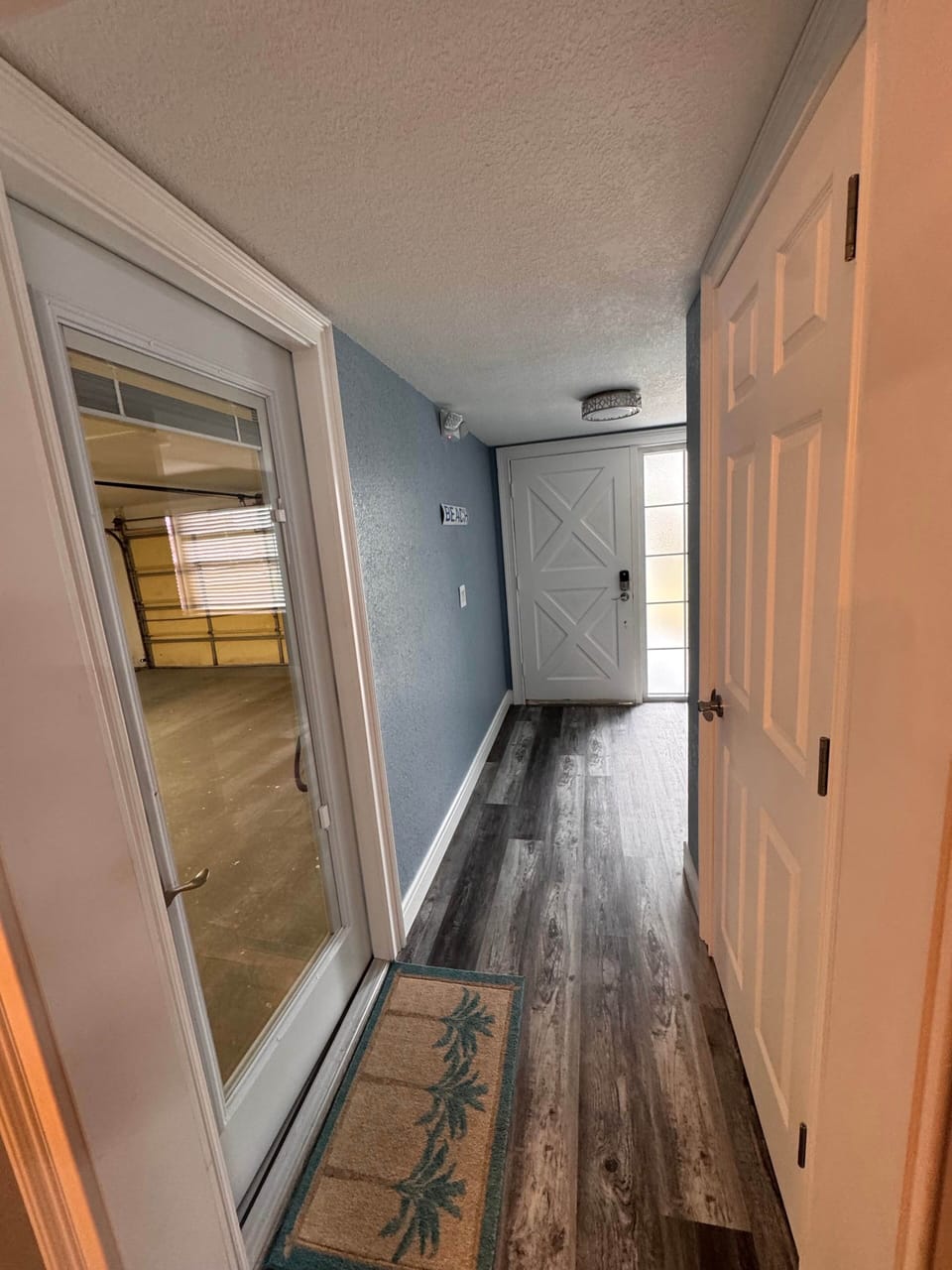 Front hall/ door to garage