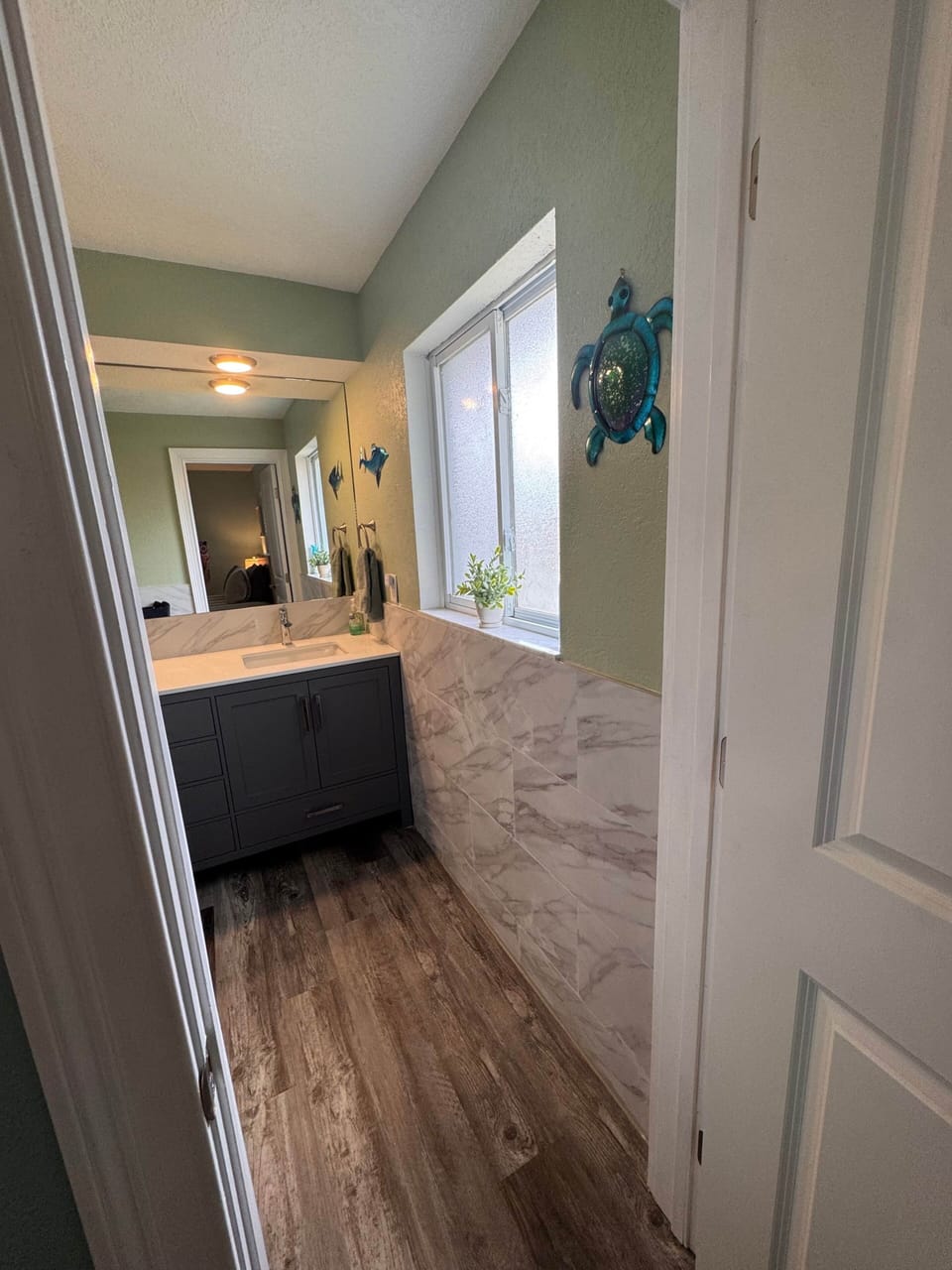 Master bathroom 